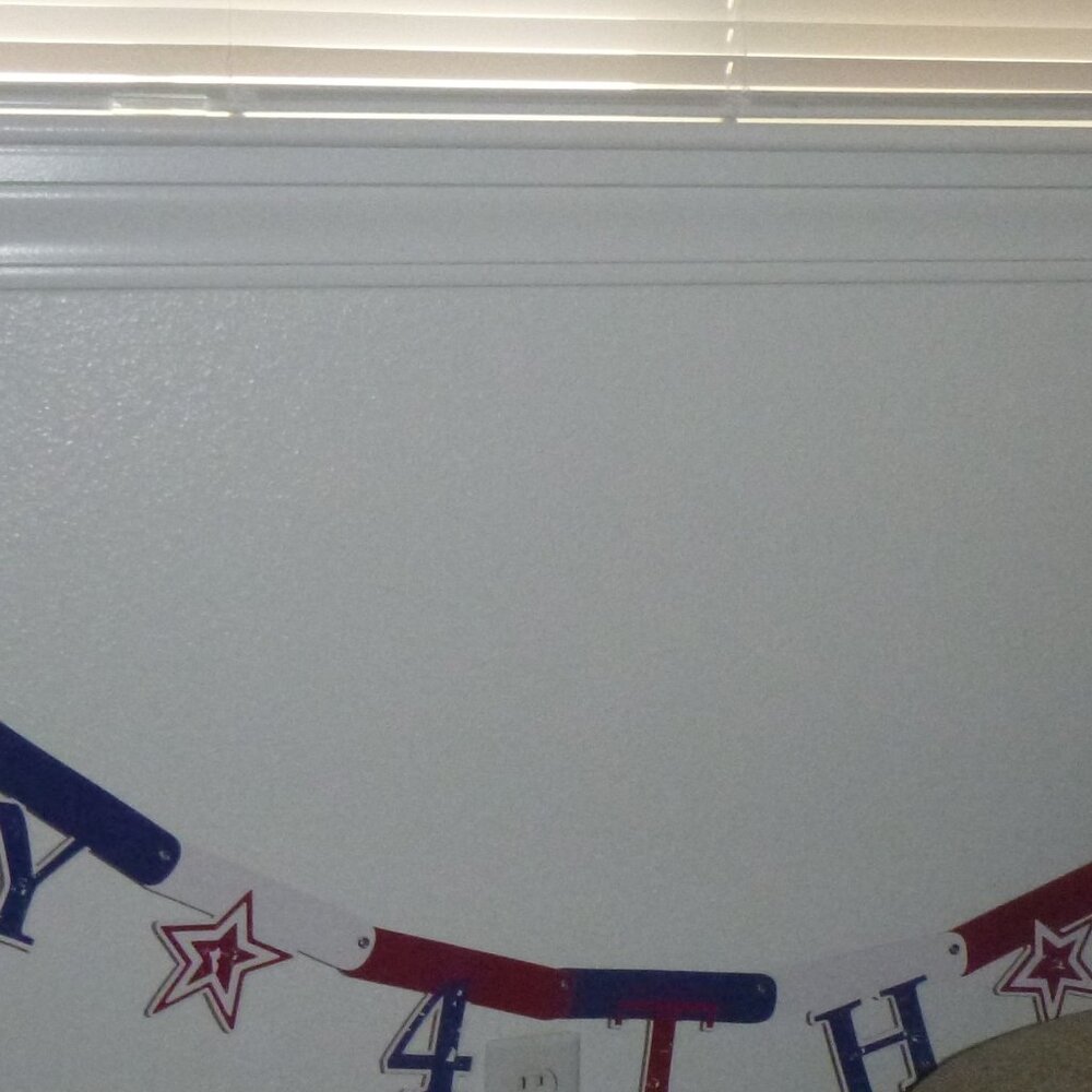 Happy 4th of July garland.